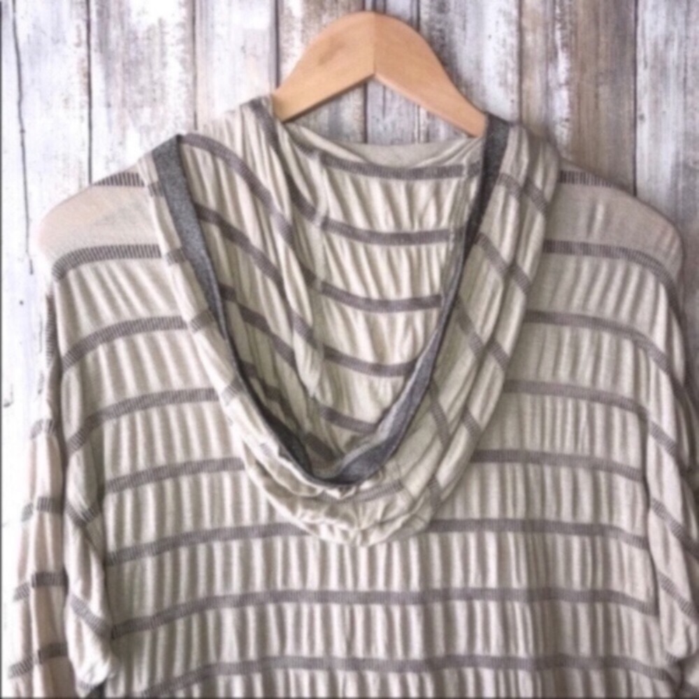 Anthropologie Tiny Banded Cirrus Hoodie Knit Jacket Cream Gray Medium - Picture 7 of 7